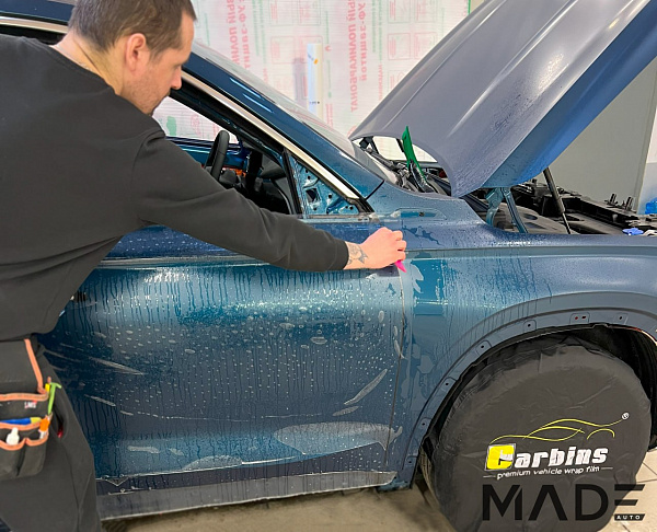 Оклейка матовой полиуретановой плёнкой Geely Monjaro