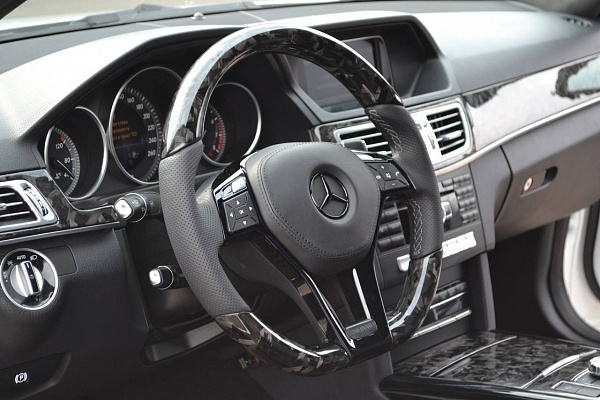 Перетяжка руля Mercedes-Benz E-Class W212 с кованым карбоном и антихромом