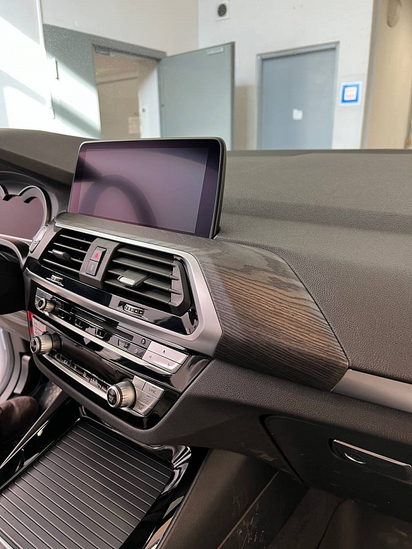 Аквапринт салона BMW X3 под брашированное дерево