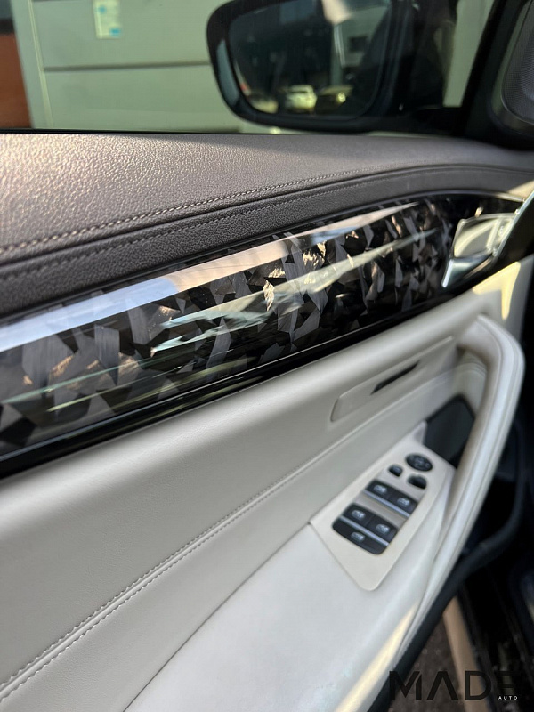 Ламинация кованым карбоном салона BMW 5 G30