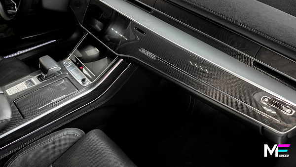 Премиальный карбоновый интерьер Audi A8