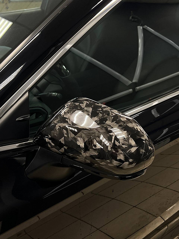 Кованый карбон, новая анатомия руля и зеркала для Toyota Camry