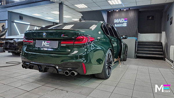 Карбоновый декор и восстановление подсветки BMW M5 F90