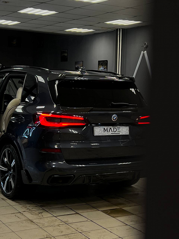 Кованый карбон и Bowers & Wilkins для BMW X5 G05