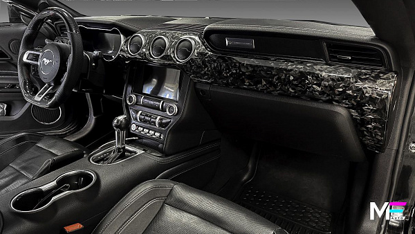 Ламинация декора кованым карбоном для Ford Mustang VI